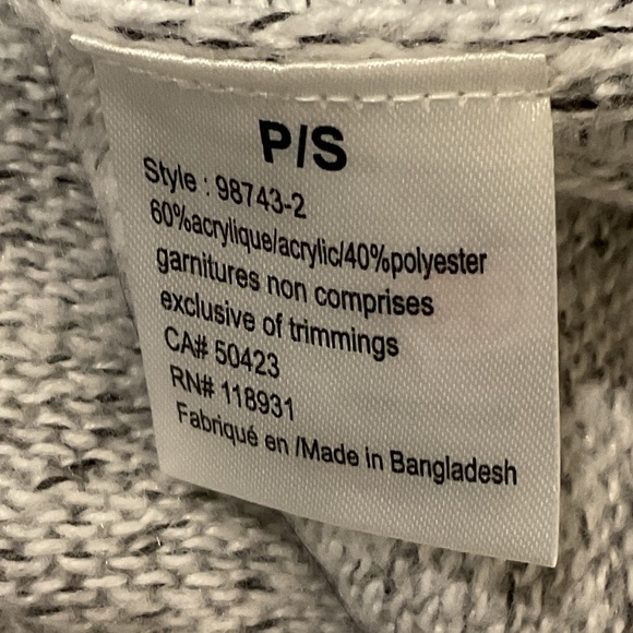 GUILTY The Softest Gray V-neck with banded curved hem. - Picture 8 of 8